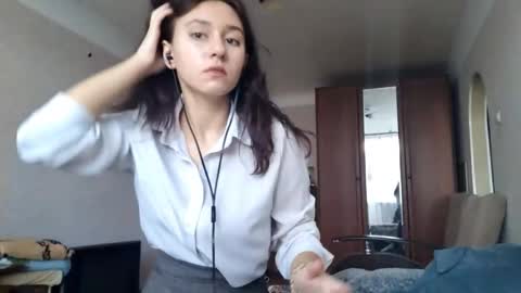 Mia online show from October 13, 8:38 am