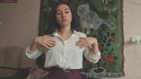Mia online show from May 14, 7:39 am