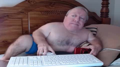 Cute Lil Man online show from November 28, 5:37 am