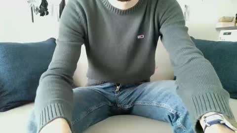 Snapshot of french_666999 chatting on February 8, 2:16 pm French 666999 online show from February 8, 2:16 pm