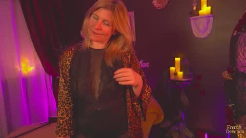 Louise or Lou 3 online show from February 28, 8:02 pm