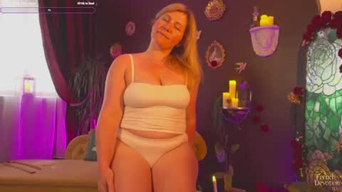 Louise or Lou 3 online show from June 25, 5:18 pm
