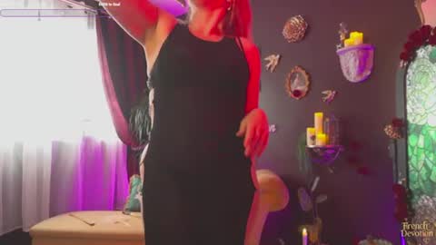 Louise or Lou 3 online show from July 3, 1:16 pm