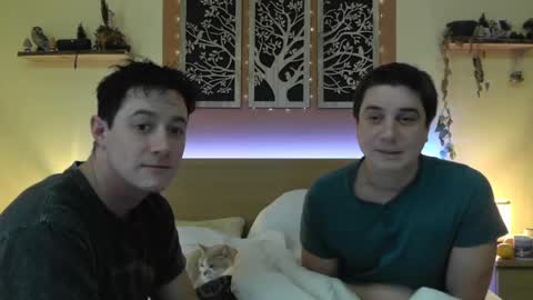 Snapshot of frenchhornybibs chatting on January 18, 8:51 pm French Horny Bibs online show from January 18, 8:51 pm