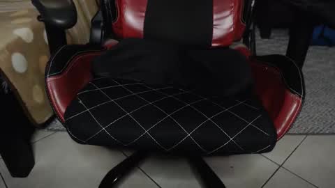 fresh18lovesgirls online show from October 28, 10:55 pm