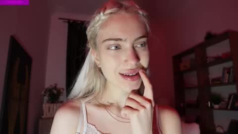 Freya online show from April 18, 7:29 pm