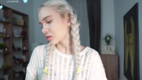 Freya online show from March 19, 7:41 pm