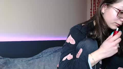 FreyaOliver online show from March 4, 4:37 pm