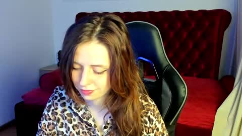 FreyaVeys online show from May 31, 6:45 am