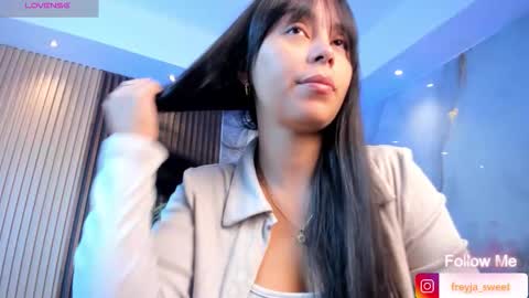 Freyja Sweet online show from October 7, 12:45 pm