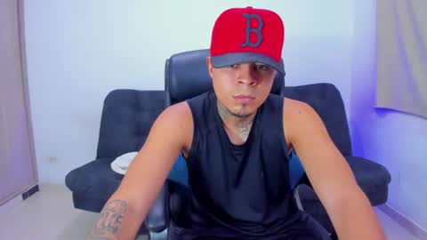 freyva_ online show from July 11, 1:32 am