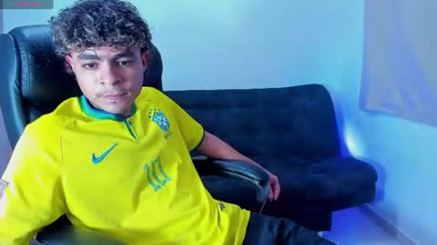 freyva_ online show from June 14, 2:24 am