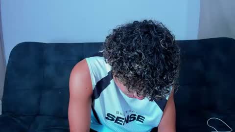 freyva_ online show from June 12, 6:51 pm