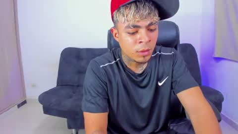 freyva_ online show from July 10, 12:59 am