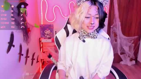 Snapshot of frida_lassi_ chatting on October 20, 7:30 pm frida_lassi_ online show from October 20, 7:30 pm