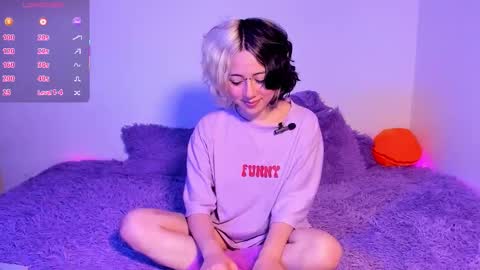 Snapshot of frida_lassi_ chatting on September 21, 9:08 pm frida_lassi_ online show from September 21, 9:08 pm