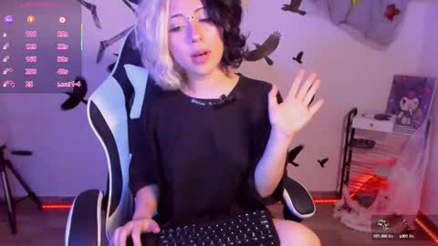 Snapshot of frida_lassi_ chatting on October 17, 1:59 pm frida_lassi_ online show from October 17, 1:59 pm