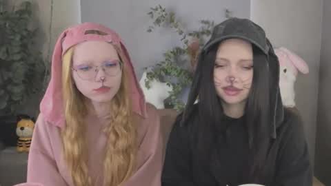 friend_zone_ online show from April 7, 1:13 pm