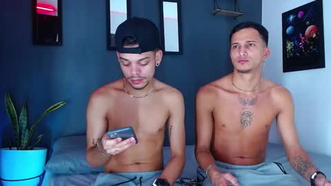 Adam y pitter online show from December 3, 12:34 pm