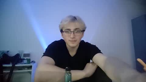 frill1 online show from March 1, 12:20 pm