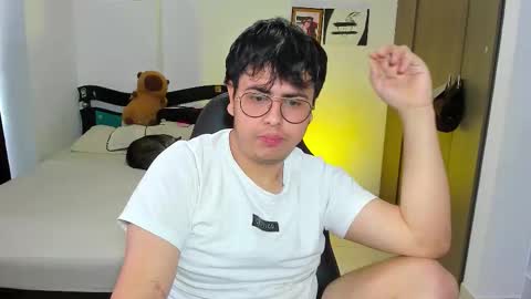 uwu online show from December 14, 8:26 pm