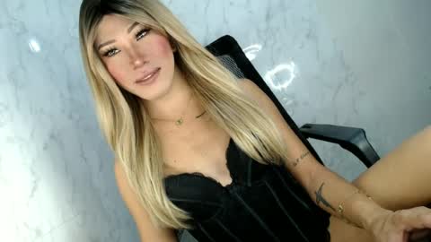 sweetyJENNY online show from June 15, 4:54 pm