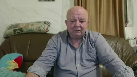 fullballs6 online show from December 19, 3:46 am