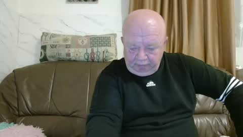 fullballs6 online show from March 18, 3:12 am