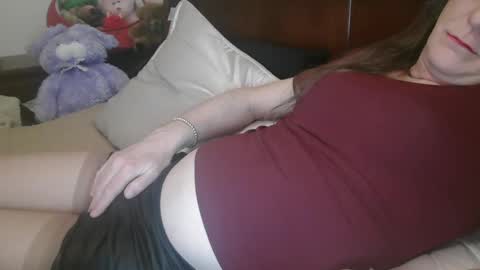 Jessie Love online show from January 18, 2:02 pm