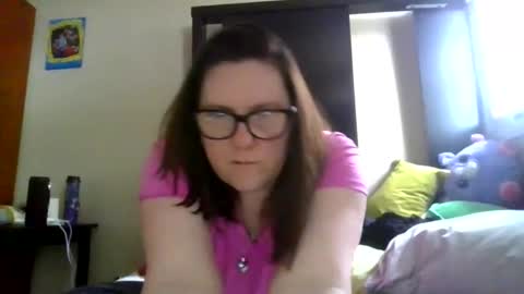 fuzzypeaches87 online show from March 21, 5:28 pm