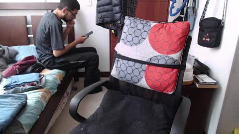 andrew online show from April 1, 4:37 pm