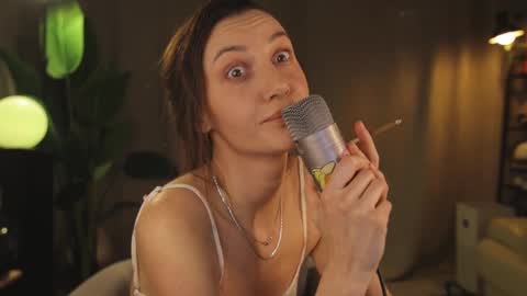 G online show from February 25, 8:53 pm