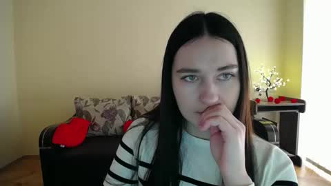 Jaklin online show from April 14, 9:01 am