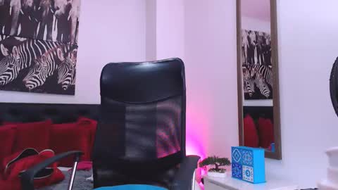 Snapshot of gabbyhills_ chatting on January 27, 9:22 pm  Gabby  online show from January 27, 9:22 pm