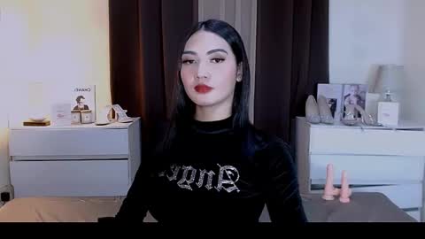 gabriela_deluxe online show from January 7, 5:40 pm