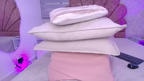 gabriela online show from December 4, 8:52 pm