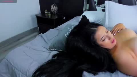 Gabriella Antonella online show from December 19, 6:25 pm