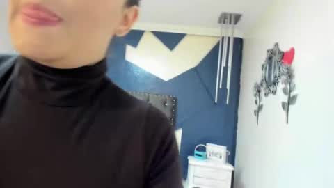 gabriela online show from November 1, 3:00 pm