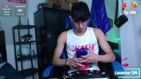 gael_jones online show from October 1, 2:32 am