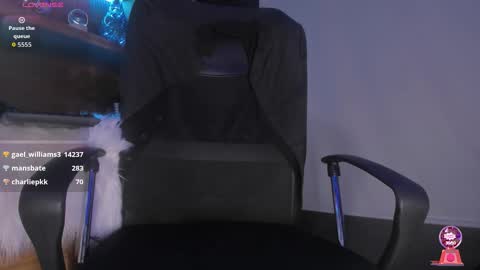 Gael Williams online show from February 10, 2:09 pm