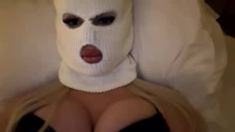Feetbaabe online show from May 10, 7:31 pm