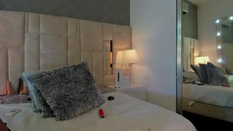  Gale  online show from February 5, 8:00 am