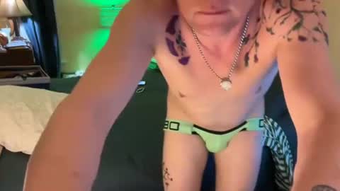 gallowsjackirl online show from December 3, 6:43 am