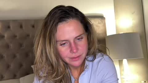 gamer_gal633618 online show from January 12, 1:34 am