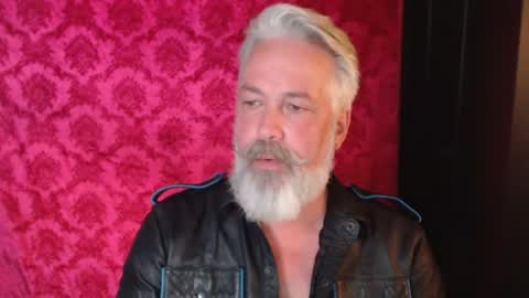 Erik online show from July 21, 4:31 pm