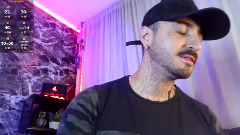 Snapshot of garbel09 chatting on October 28, 6:14 am Chris  Dont forget to gift me thumb up Its very important to me and makes me happy AF  online show from October 28, 6:14 am