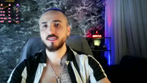 Snapshot of garbel09 chatting on March 11, 5:13 am Chris  Dont forget to gift me thumb up Its very important to me and makes me happy AF  online show from March 11, 5:13 am