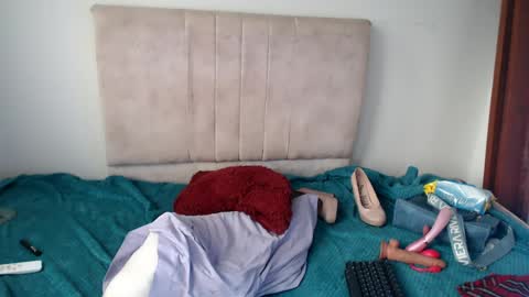 gatita13333321 online show from April 15, 7:58 pm