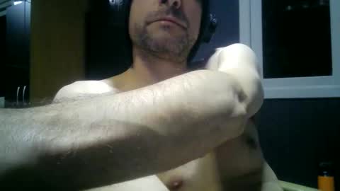 gauchors21 online show from May 29, 2:42 am