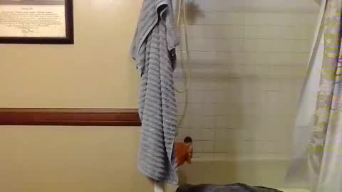 Snapshot of gaymencumhere chatting on October 5, 4:10 am gaymencumhere online show from October 5, 4:10 am